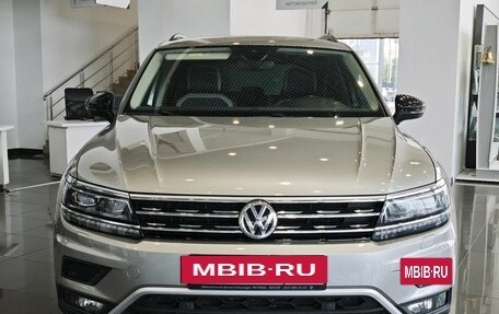Volkswagen Tiguan II, 2020 год, 3 150 000 рублей, 2 фотография