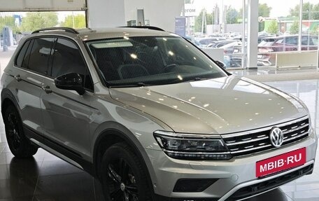 Volkswagen Tiguan II, 2020 год, 3 150 000 рублей, 3 фотография