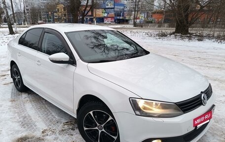 Volkswagen Jetta VI, 2013 год, 1 200 000 рублей, 9 фотография