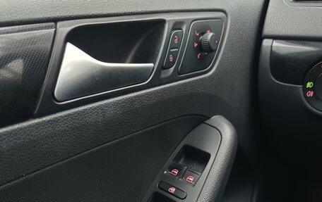 Volkswagen Jetta VI, 2013 год, 1 200 000 рублей, 19 фотография