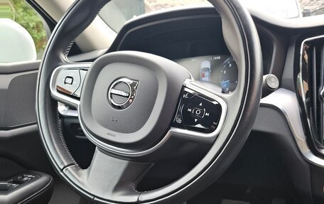 Volvo V60 Cross Country II, 2020 год, 3 500 000 рублей, 7 фотография