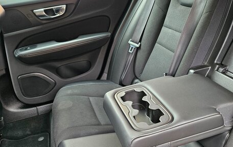 Volvo V60 Cross Country II, 2020 год, 3 500 000 рублей, 10 фотография