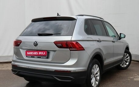 Volkswagen Tiguan II, 2021 год, 2 999 000 рублей, 4 фотография