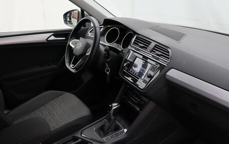 Volkswagen Tiguan II, 2021 год, 2 999 000 рублей, 10 фотография