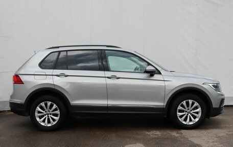 Volkswagen Tiguan II, 2021 год, 2 999 000 рублей, 7 фотография
