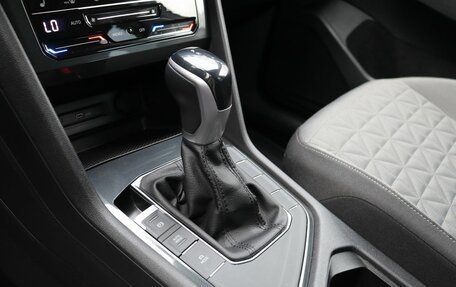 Volkswagen Tiguan II, 2021 год, 2 999 000 рублей, 18 фотография