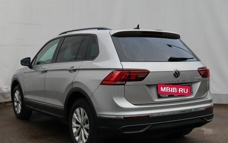 Volkswagen Tiguan II, 2021 год, 2 999 000 рублей, 6 фотография