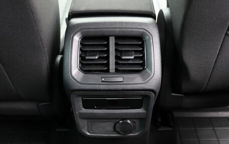 Volkswagen Tiguan II, 2021 год, 2 999 000 рублей, 23 фотография