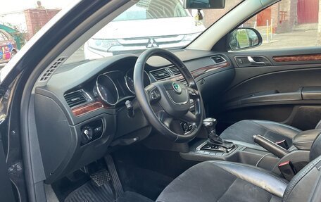 Skoda Superb III рестайлинг, 2010 год, 729 000 рублей, 3 фотография