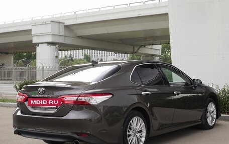 Toyota Camry, 2021 год, 2 398 000 рублей, 6 фотография