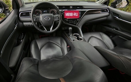 Toyota Camry, 2021 год, 2 398 000 рублей, 20 фотография