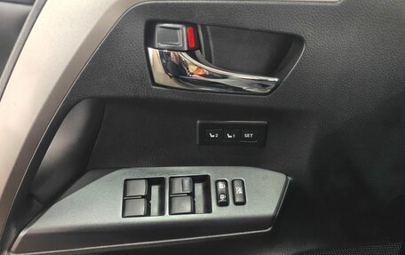 Toyota RAV4, 2018 год, 2 895 000 рублей, 17 фотография