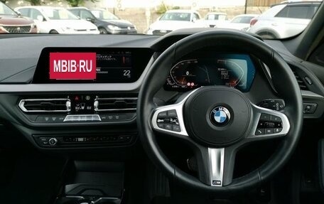 BMW 1 серия, 2023 год, 1 429 000 рублей, 21 фотография