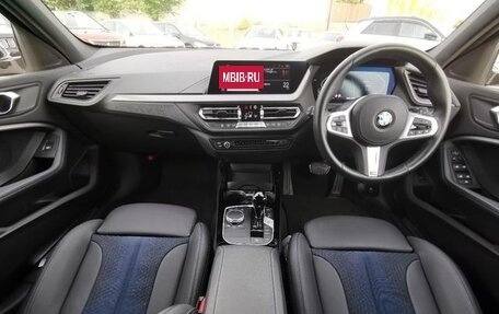 BMW 1 серия, 2023 год, 1 429 000 рублей, 28 фотография