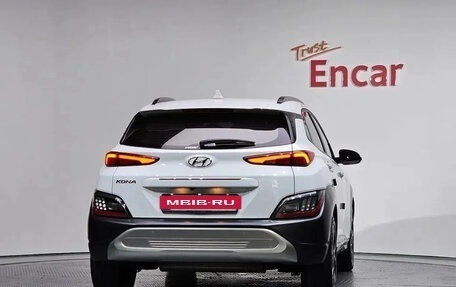 Hyundai Kona I, 2022 год, 1 710 000 рублей, 4 фотография