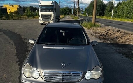 Mercedes-Benz C-Класс, 2003 год, 450 000 рублей, 3 фотография