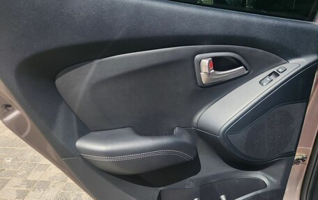 Hyundai ix35 I рестайлинг, 2013 год, 920 000 рублей, 14 фотография