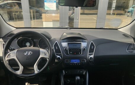 Hyundai ix35 I рестайлинг, 2013 год, 920 000 рублей, 17 фотография