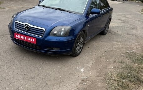 Toyota Avensis III рестайлинг, 2005 год, 900 000 рублей, 2 фотография