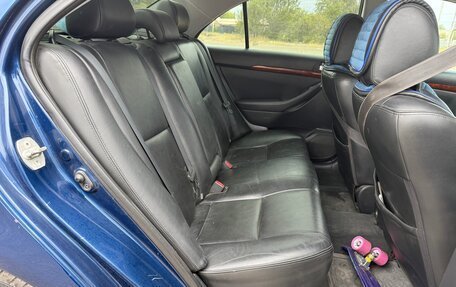 Toyota Avensis III рестайлинг, 2005 год, 900 000 рублей, 10 фотография