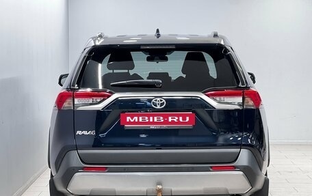 Toyota RAV4, 2020 год, 2 660 000 рублей, 3 фотография