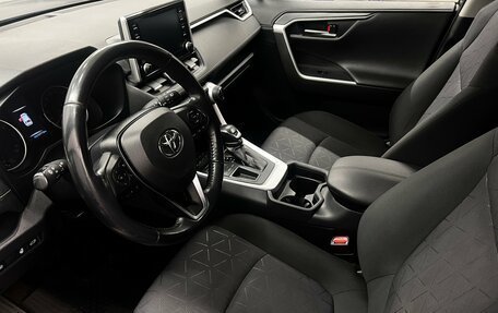 Toyota RAV4, 2020 год, 2 660 000 рублей, 7 фотография