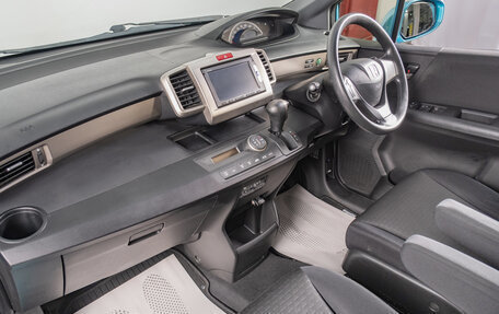 Honda Freed I, 2013 год, 1 279 000 рублей, 17 фотография