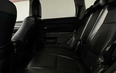 Mitsubishi Outlander III рестайлинг 3, 2013 год, 1 187 000 рублей, 11 фотография