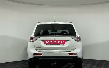 Mitsubishi Outlander III рестайлинг 3, 2013 год, 1 187 000 рублей, 7 фотография
