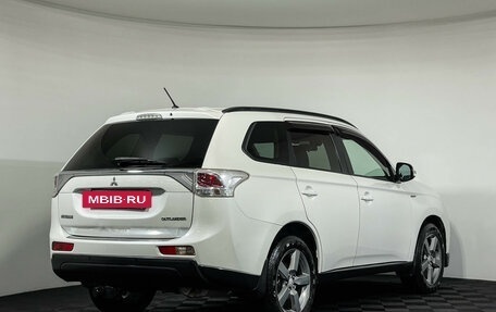 Mitsubishi Outlander III рестайлинг 3, 2013 год, 1 187 000 рублей, 6 фотография