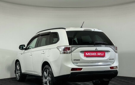 Mitsubishi Outlander III рестайлинг 3, 2013 год, 1 187 000 рублей, 8 фотография
