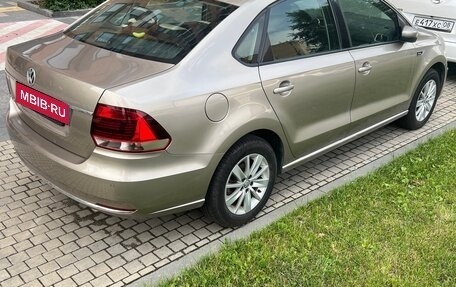 Volkswagen Polo VI (EU Market), 2015 год, 1 050 000 рублей, 3 фотография