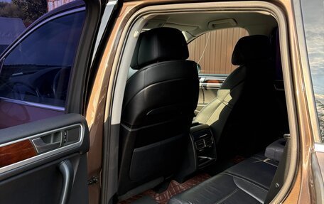 Volkswagen Touareg III, 2011 год, 2 500 000 рублей, 12 фотография