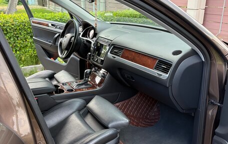 Volkswagen Touareg III, 2011 год, 2 500 000 рублей, 16 фотография