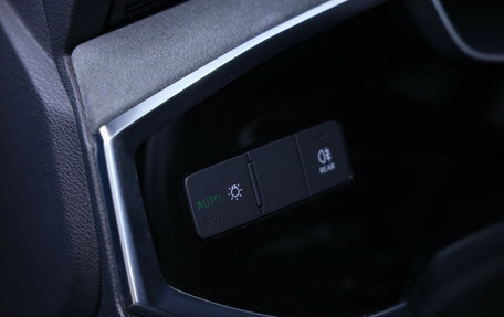 Audi Q3, 2019 год, 2 599 000 рублей, 26 фотография