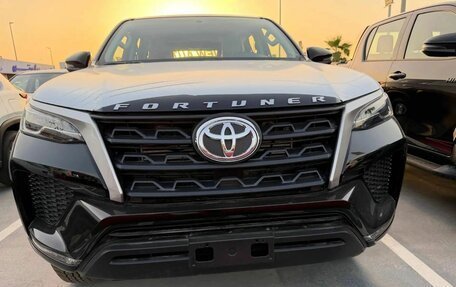 Toyota Fortuner II, 2025 год, 4 814 544 рублей, 2 фотография