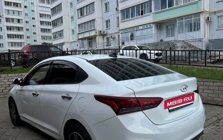 Hyundai Solaris II рестайлинг, 2017 год, 770 000 рублей, 3 фотография