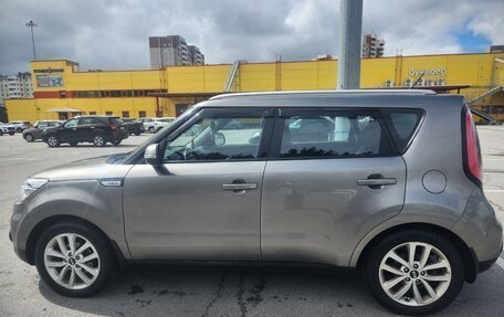 KIA Soul II рестайлинг, 2017 год, 1 800 000 рублей, 3 фотография