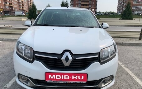 Renault Logan II, 2017 год, 820 000 рублей, 2 фотография