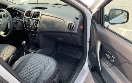 Renault Logan II, 2017 год, 820 000 рублей, 19 фотография