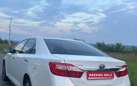 Toyota Camry, 2011 год, 1 800 000 рублей, 3 фотография