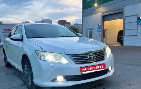 Toyota Camry, 2011 год, 1 800 000 рублей, 10 фотография
