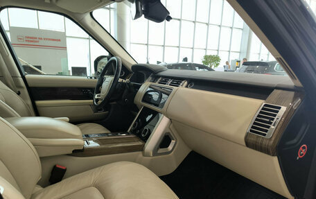 Land Rover Range Rover IV рестайлинг, 2018 год, 7 500 000 рублей, 13 фотография