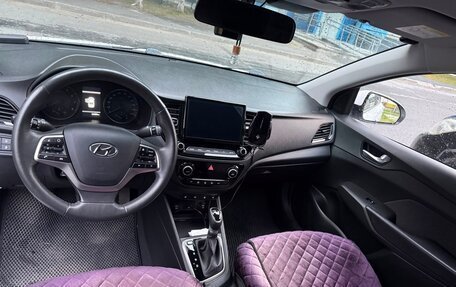 Hyundai Solaris II рестайлинг, 2021 год, 1 690 000 рублей, 6 фотография