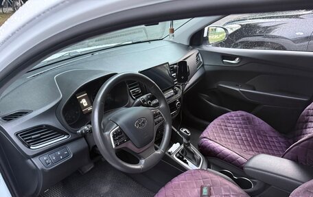 Hyundai Solaris II рестайлинг, 2021 год, 1 690 000 рублей, 5 фотография