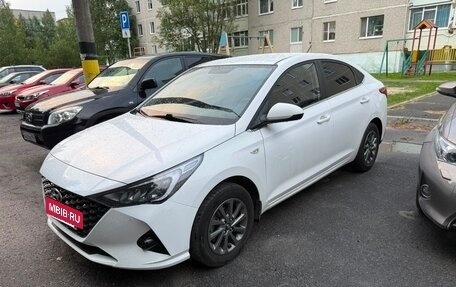 Hyundai Solaris II рестайлинг, 2021 год, 1 690 000 рублей, 3 фотография