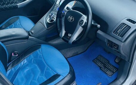 Toyota Prius, 2010 год, 1 070 000 рублей, 9 фотография
