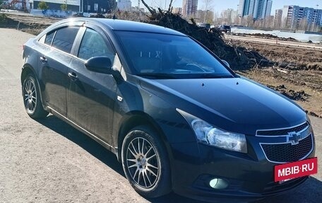 Chevrolet Cruze II, 2010 год, 555 000 рублей, 2 фотография