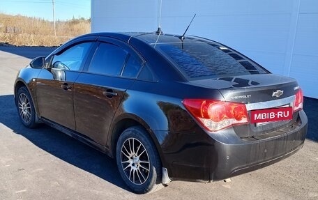 Chevrolet Cruze II, 2010 год, 555 000 рублей, 4 фотография