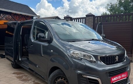 Peugeot Traveller I, 2018 год, 3 100 000 рублей, 5 фотография